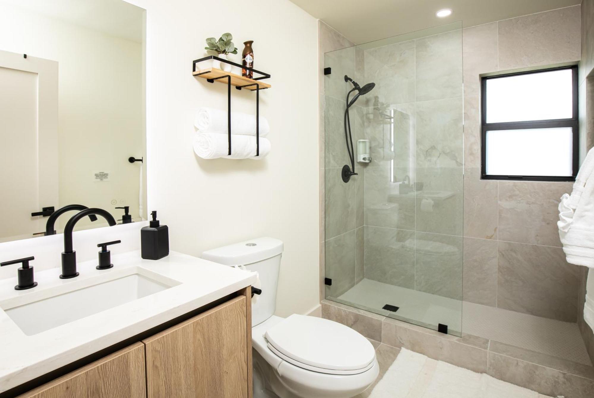 Black Vanilla - Stylish Symphony 3Miles Downtown Naples Luaran gambar